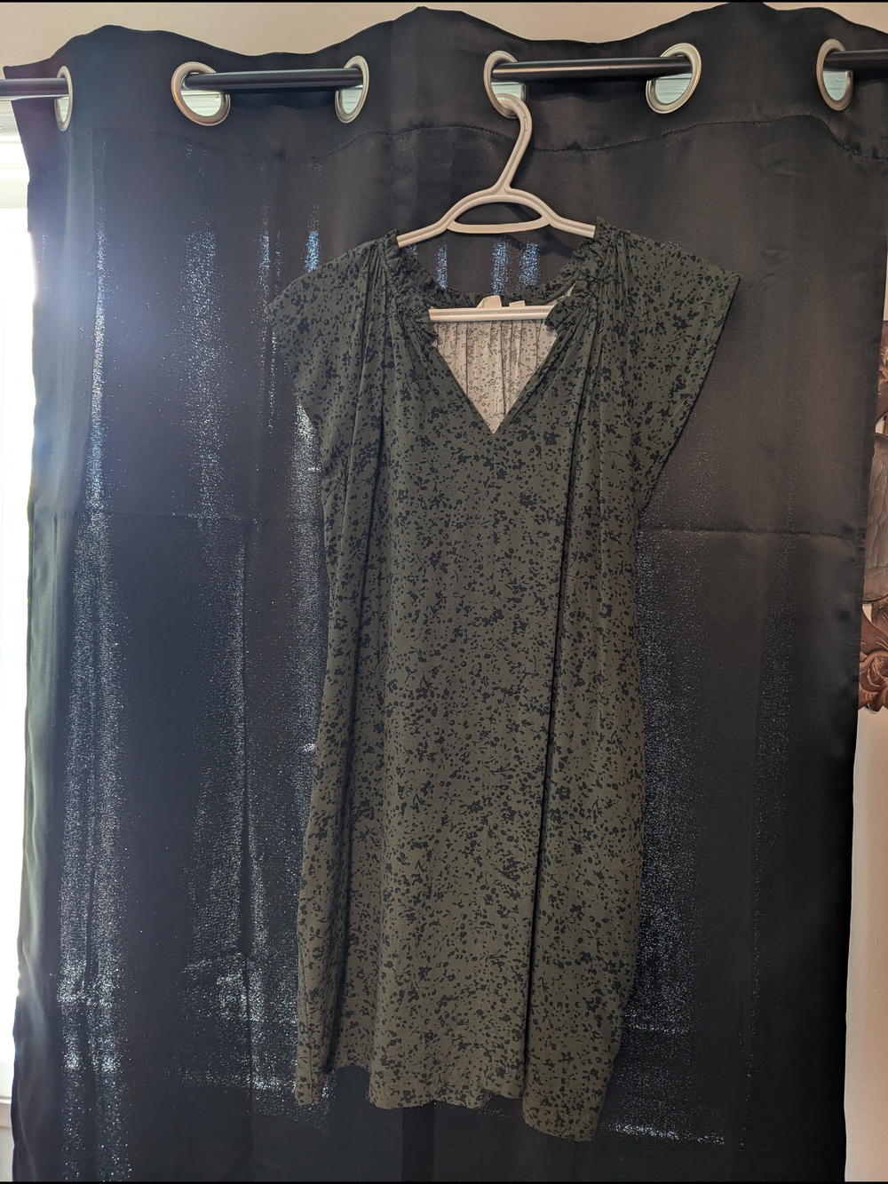 GAP Olive Green V-Neck Midi Dress with Black Speckle